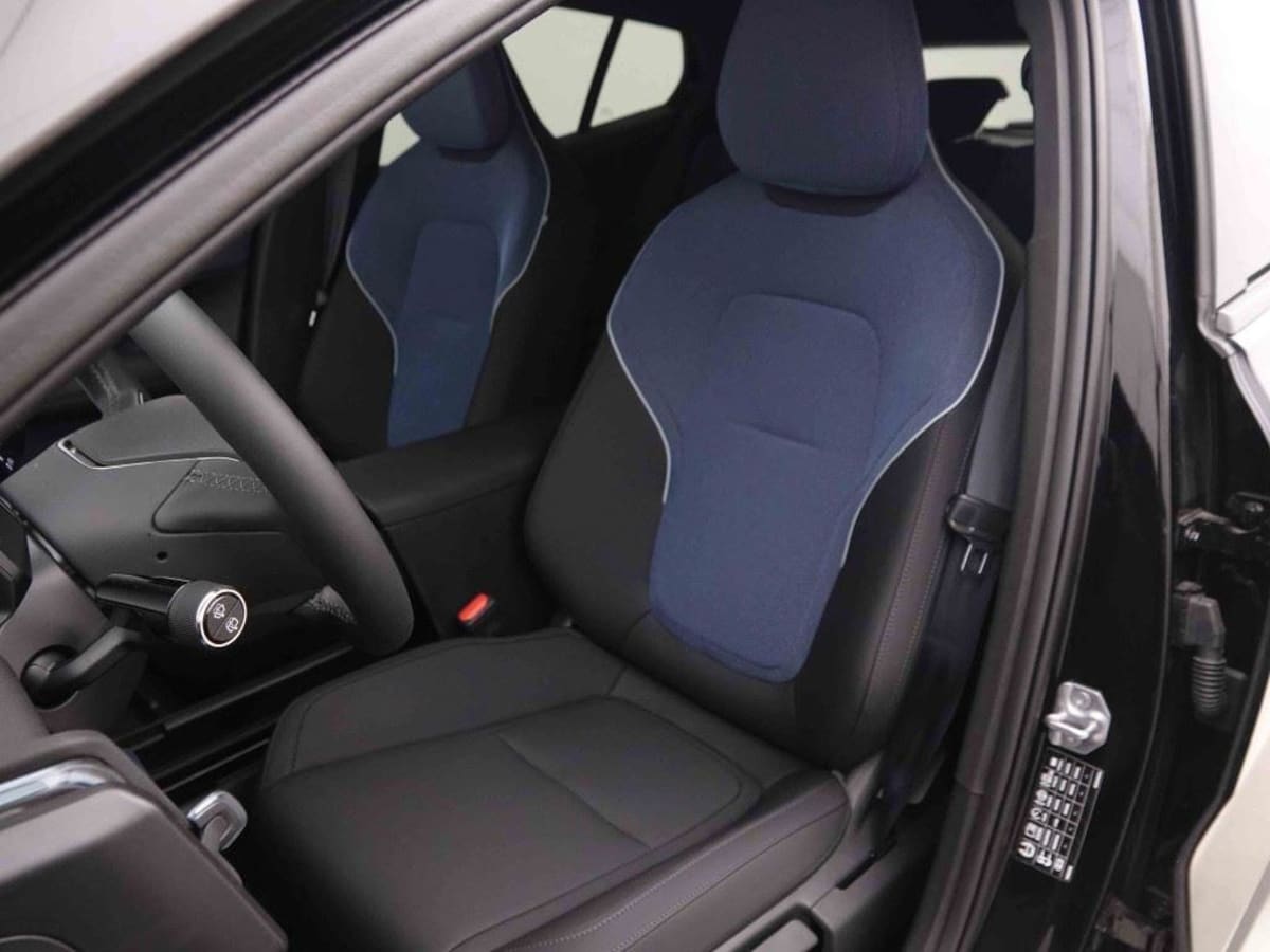 Volvo EX30 - Image 7