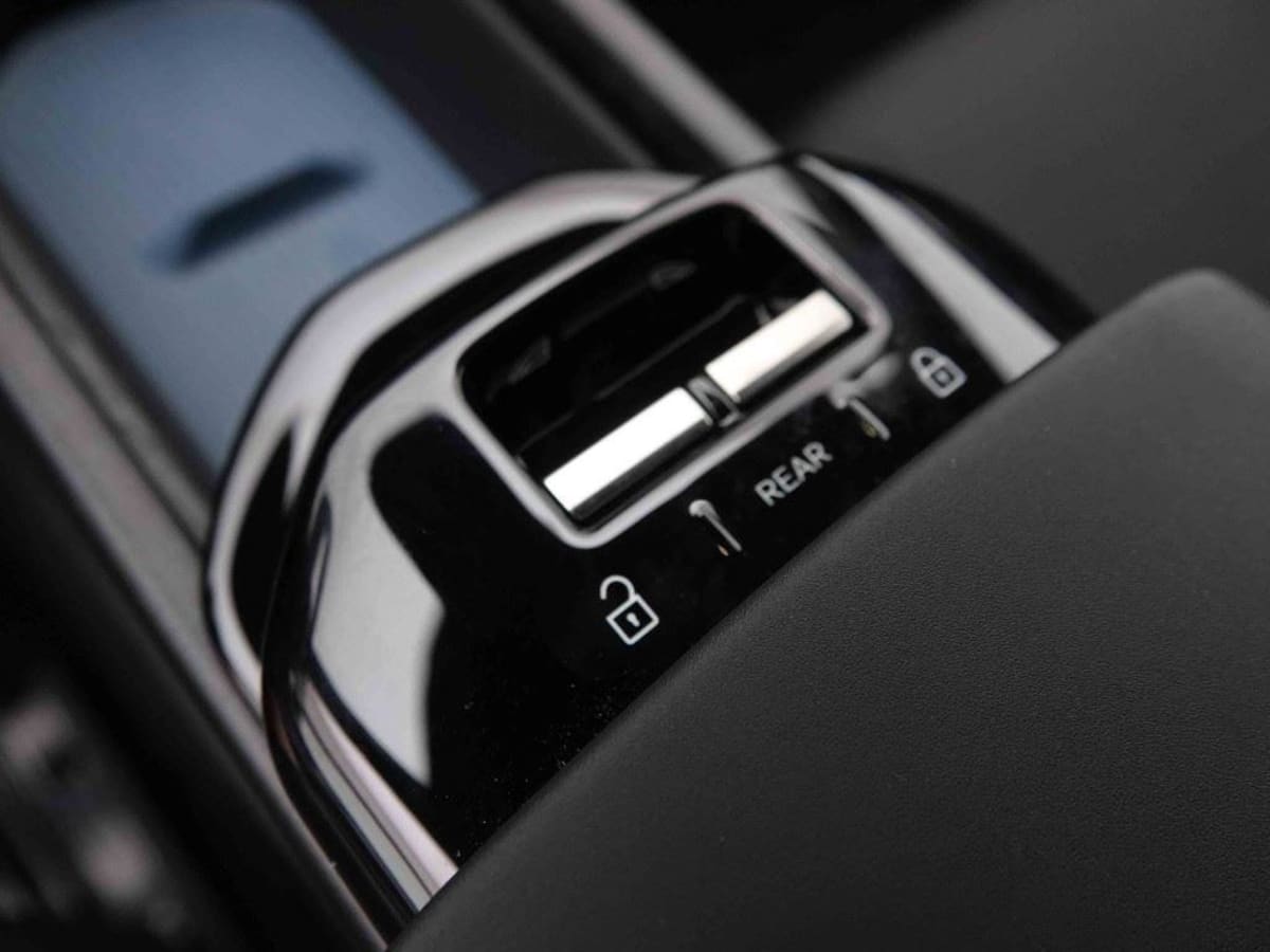 Volvo EX30 - Image 20