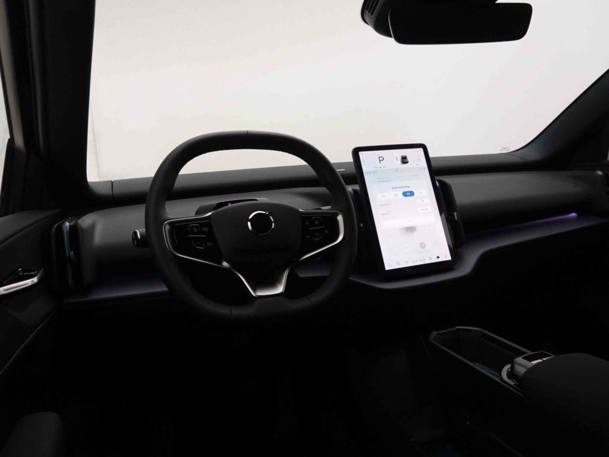 Volvo EX30 - Image 8