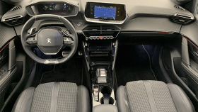 Peugeot 208 essence tableau de bord