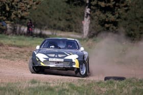 voiture rallye en action 2/4