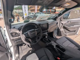 Nouveau pick-up Isuzu D-Max 2024 vue intérieur