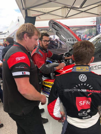 Ludovic, chef de voiture Sébastien Loeb Racing et son équipe 