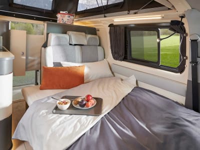 Le lit du bas du van aménagé Westfalia Kepler One