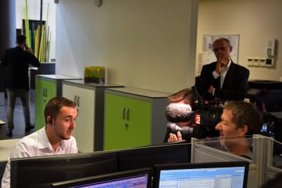 Interview d'un collaborateur Starterre à son bureau