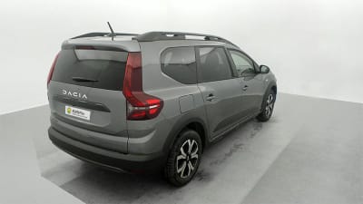 Monospace 7 places Dacia Jogger vue arrière