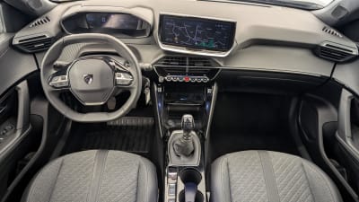 Photo Peugeot 2008 vue tableau de bord