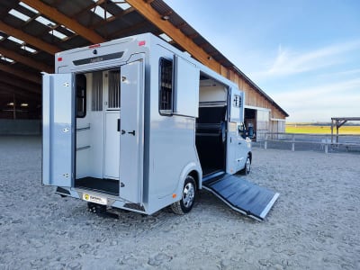 camion chevaux ameline haras signature vue arrière
