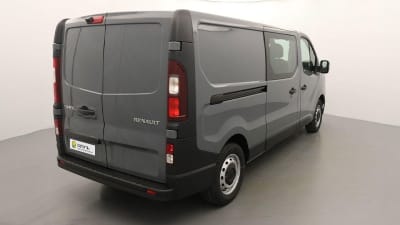 utilitaire renault trafic cabine rallongée vue arrière