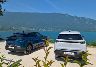 Nouveau Peugeot 3008 et Peugeot 5008 vus de derrière
