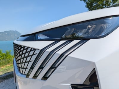 Phare avant SUV Peugeot 5008