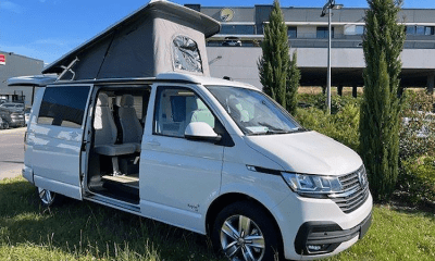 Van Westfalia blanc et son toit relevable
