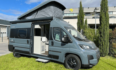 Van Hymer Camper Vans gris et son toit relevable