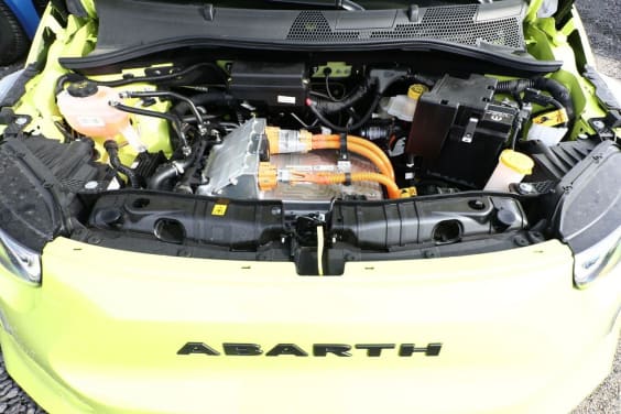 Abarth 500e 42 KWH TURISMO Vert