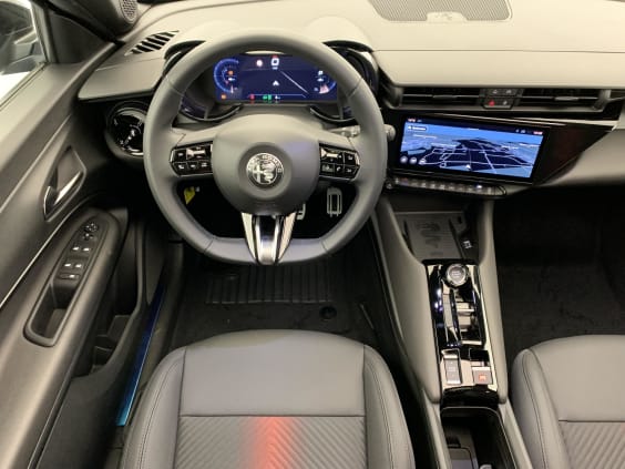 Alfa Romeo Junior 1.2 Ibrida 145 ch e-DCT6 Q4 Ti Noir Tortona