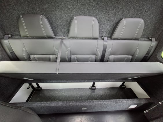 Ameline HARAS 5 PLACES RENAULT MASTER -  DCI 170 CV - 2.3 L - L4 -  BVM Gris Porsche Crayon