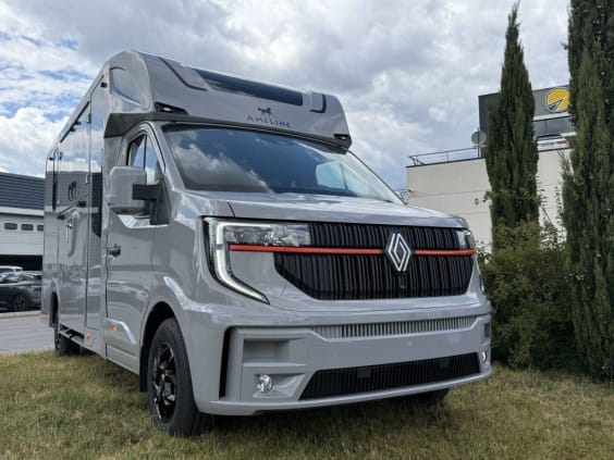 Ameline HARAS 5 PLACES RENAULT MASTER -  DCI 170 CV - 2.3 L - L4 -  BVM Gris Porsche Crayon