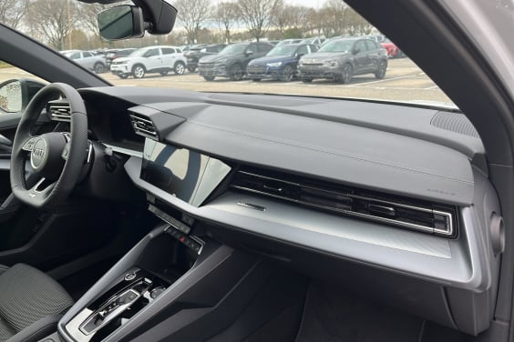 Audi A3 SPORTBACK NOUVELLE 45 TFSI E HYBRIDE RECHARGEABLE 272 S TRONIC 6 S LINE Blanc Arcona