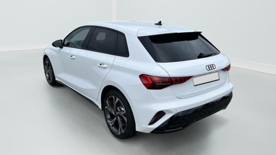 Audi A3 SPORTBACK NOUVELLE 45 TFSI E HYBRIDE RECHARGEABLE 272 S TRONIC 6 S LINE Blanc Arcona