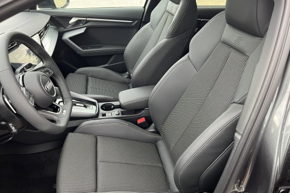 Audi A3 SPORTBACK NOUVELLE 45 TFSI E HYBRIDE RECHARGEABLE 272 S TRONIC 6 S LINE Gris Daytona
