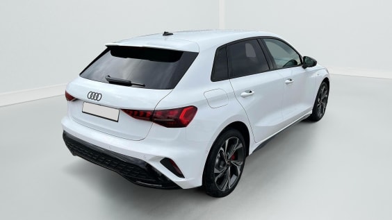 Audi A3 SPORTBACK NOUVELLE 45 TFSI E HYBRIDE RECHARGEABLE 272 S TRONIC 6 S LINE Blanc Arcona