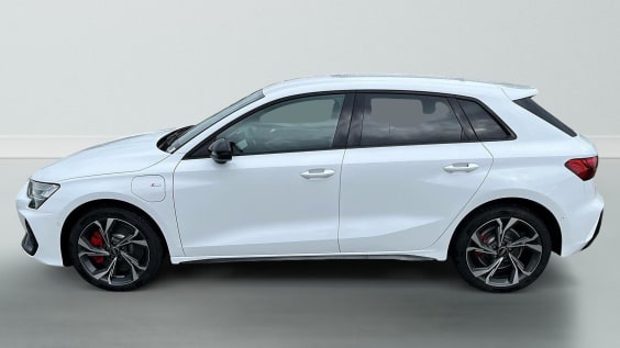 Audi A3 SPORTBACK NOUVELLE 45 TFSI E HYBRIDE RECHARGEABLE 272 S TRONIC 6 S LINE Blanc Arcona