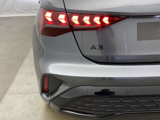 Audi A3 SPORTBACK NOUVELLE 45 TFSI E HYBRIDE RECHARGEABLE 272 S TRONIC 6 S LINE Gris Daytona
