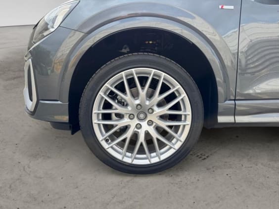 Audi Q2 35 TFSI 150 S tronic 7 S Line Gris Daytona