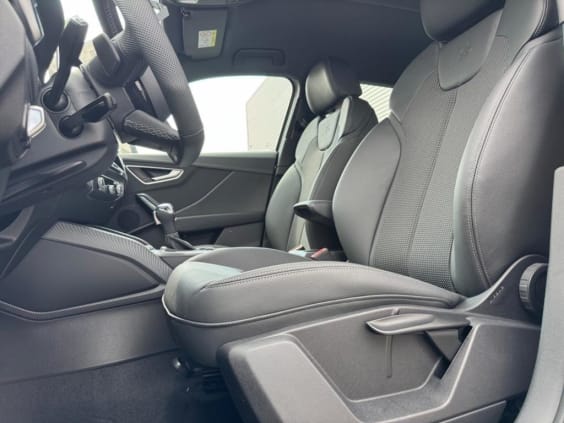 Audi Q2 35 TFSI 150 S tronic 7 S Line Gris Daytona