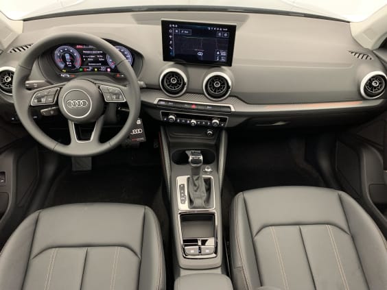 Audi Q2 35 TFSI 150 S tronic 7 Design Gris Daytona