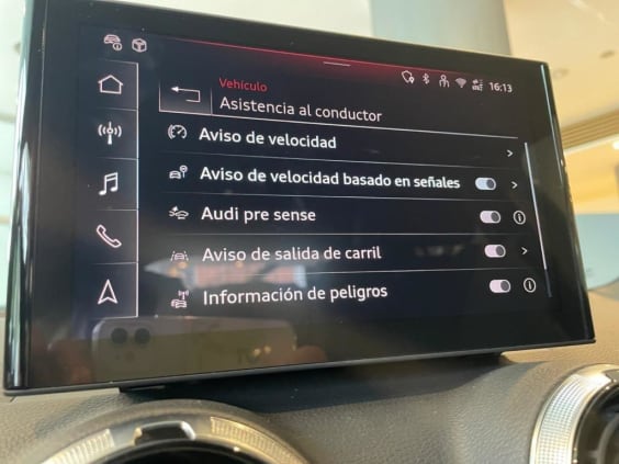 Audi Q2 35 TFSI 150 S tronic 7 S Line Bleu Navarre