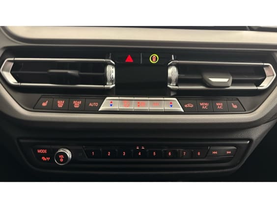 BMW Série 1 118d 150 ch BVA8 F40 Skyscraper Grau Metallic