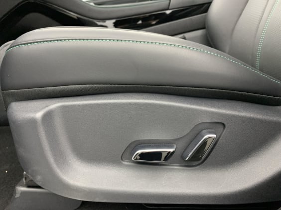 BYD SEAL U 1.5l DM-i 218 ch PHEV Boost Snow White