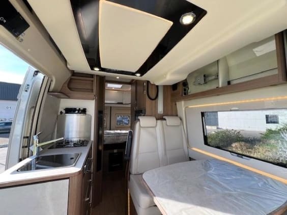 Campérêve CAMPER VAN XL SAPHIR FIAT DUCATO 2.2L 140 Cv - BVA 8 Rapports Gris Artense