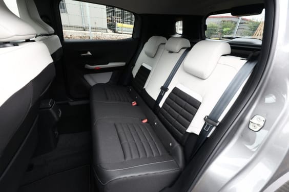 Citroën C3 Aircross Hybride 145 e-DCS6 Plus Gris