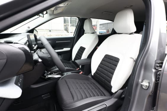 Citroën C3 Aircross Hybride 145 e-DCS6 Plus Gris