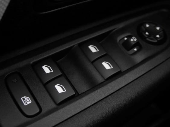 Citroën C4 1.2T 130 AUT MAX Noir