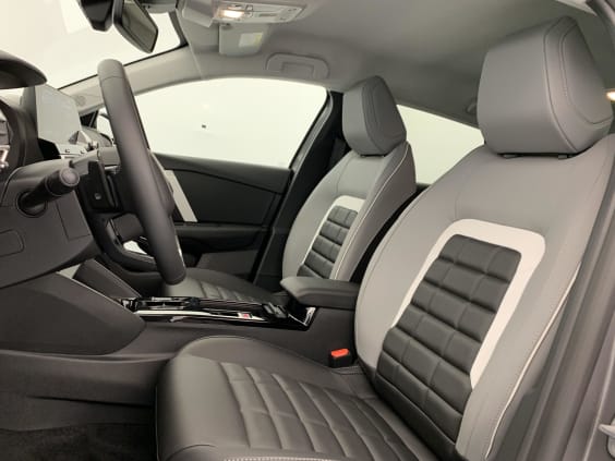 Citroën C4 PureTech 130 EAT8 Max Gris Mercury / Toit Noir
