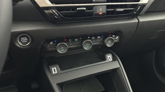 Citroën C4 C4 1.2 Hybride 145ch Max e-DCS6 Blanc Okenite
