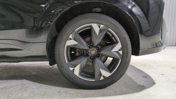 Cupra Terramar Terramar 1.5 ETSI HYBRID 150 CH DSG7 V Noir Minuit