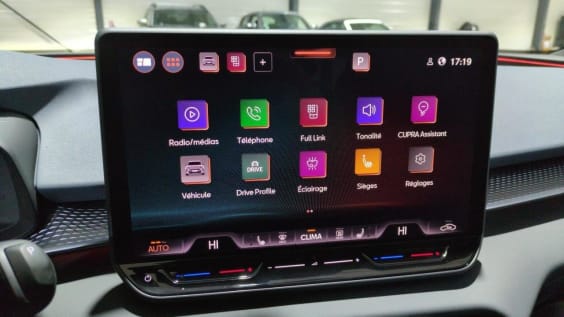 Cupra Terramar Terramar 1.5 ETSI HYBRID 150 CH DSG7 V Gris Timanfaya