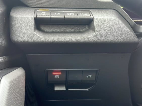 Dacia BIGSTER 1.8 hybrid 155 journey Noir