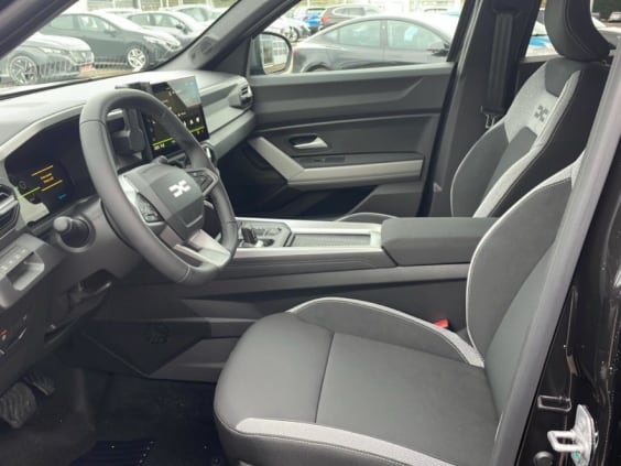 Dacia BIGSTER 1.8 hybrid 155 journey Noir