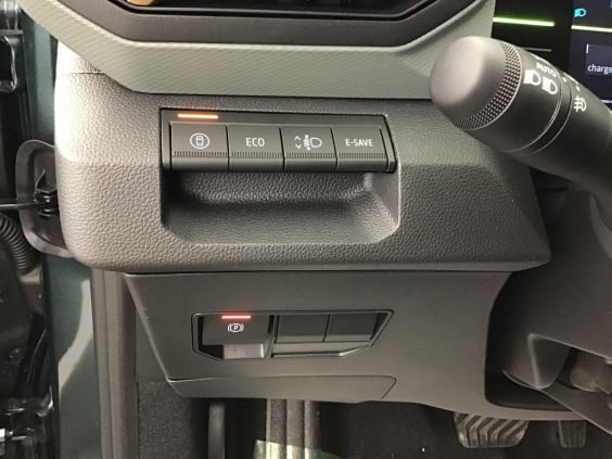 Dacia DUSTER Extreme + 1.8 HYBRID 155 Vert Cedre