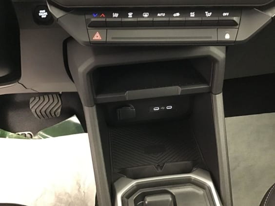 Dacia DUSTER JOURNEY 1.8 HYBRID 155 Noir Nacre