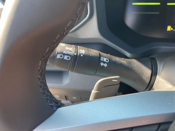 Dacia DUSTER 1.2 hybrid-g 150 expression 4x4 Kaki Lichen