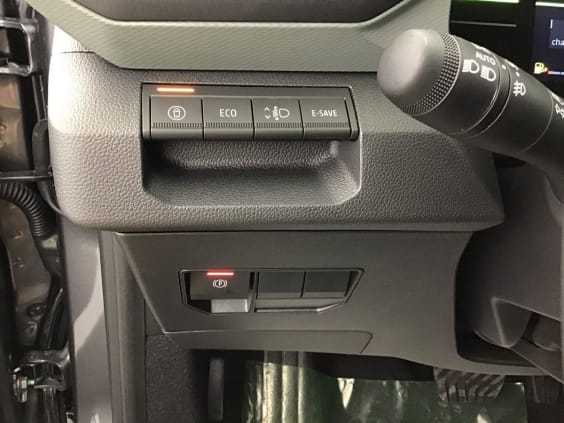 Dacia DUSTER Extreme + 1.8 HYBRID 155 Gris Schiste
