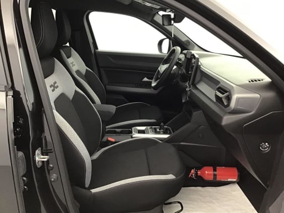 Dacia DUSTER JOURNEY 1.8 HYBRID 155 Noir Nacre