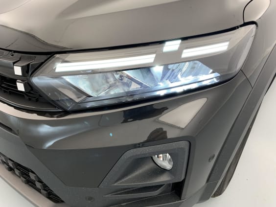 Dacia JOGGER Nouveau TCE 110 7 PL EXTREME Noir Nacré