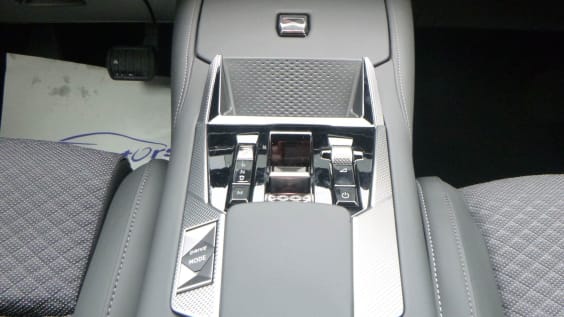 DS DS4 BlueHDi 130 EAT8 Pallas Noir Perla Nera